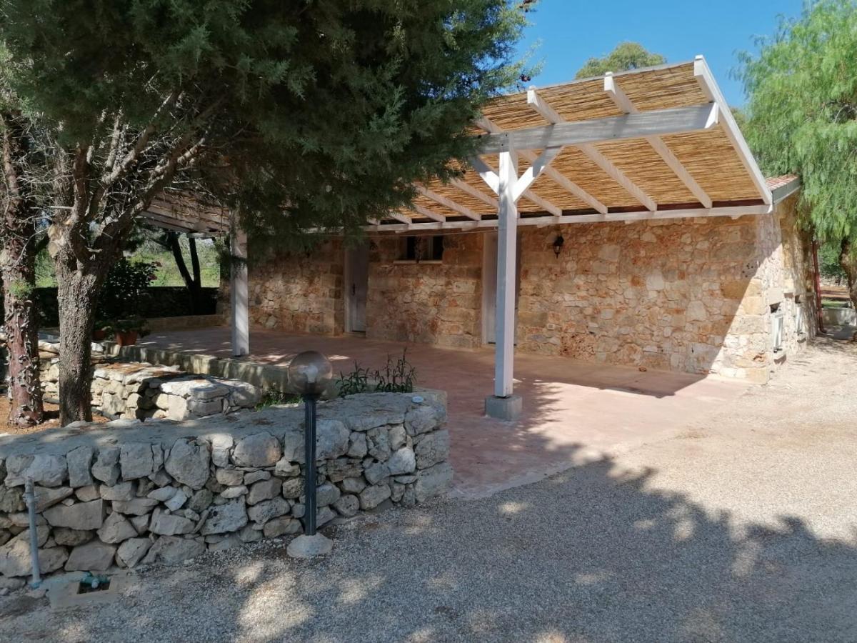 Agriturismo Allu Ruvezzu Panzió Torre Mozza Kültér fotó